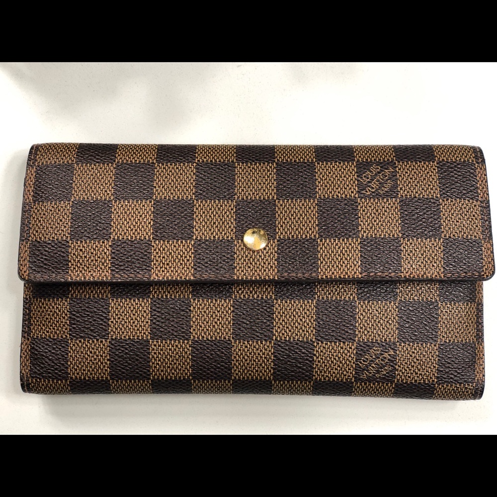💯authentic Louis Vuitton large damier wallet